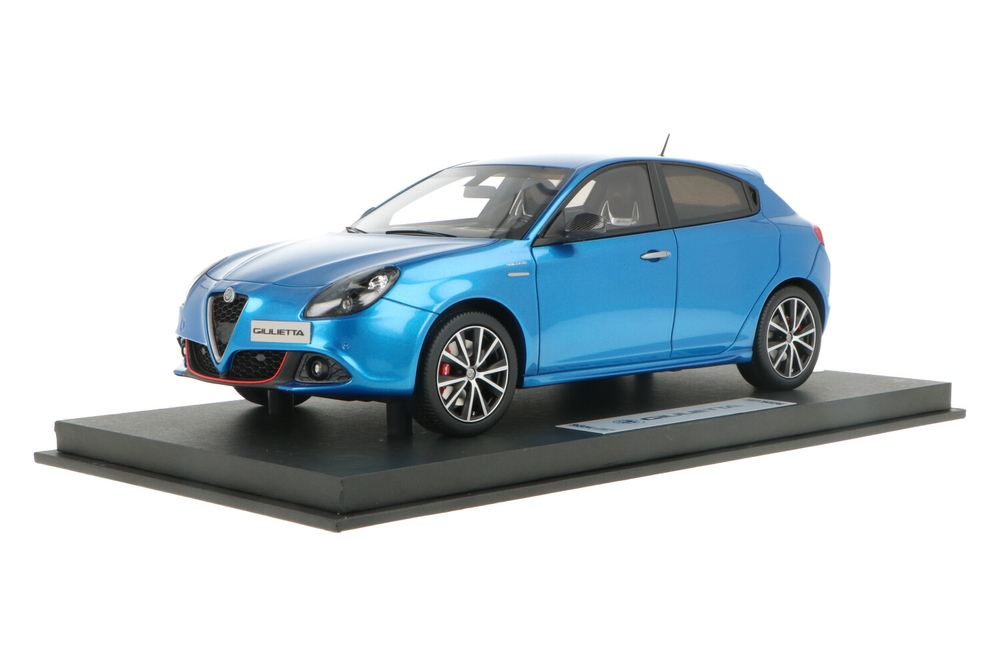 Bburago Alfa Romeo Giulietta 2011 Metallic Blauw, Schaalmodel 1:43, Officiële Licentie