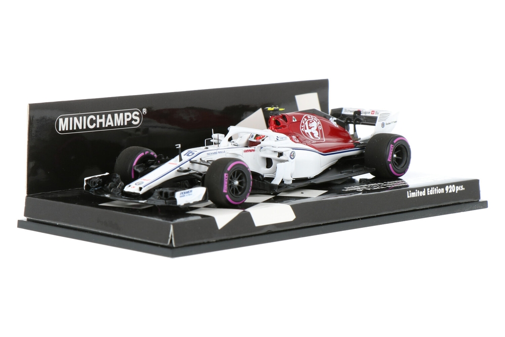 Sauber F1 Team C37 Ferrari | House of Modelcars