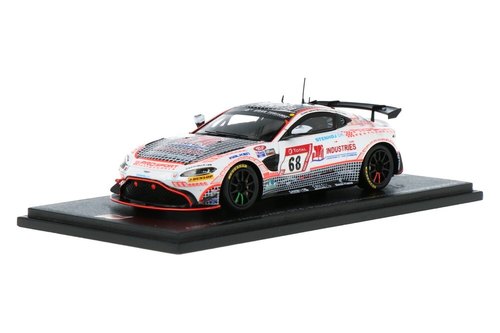 Aston-Martin-Vantage-AMR-GT4-SG552_13159580006755520Aston-Martin-Vantage-AMR-GT4-SG552_Houseofmodelcars_.jpg