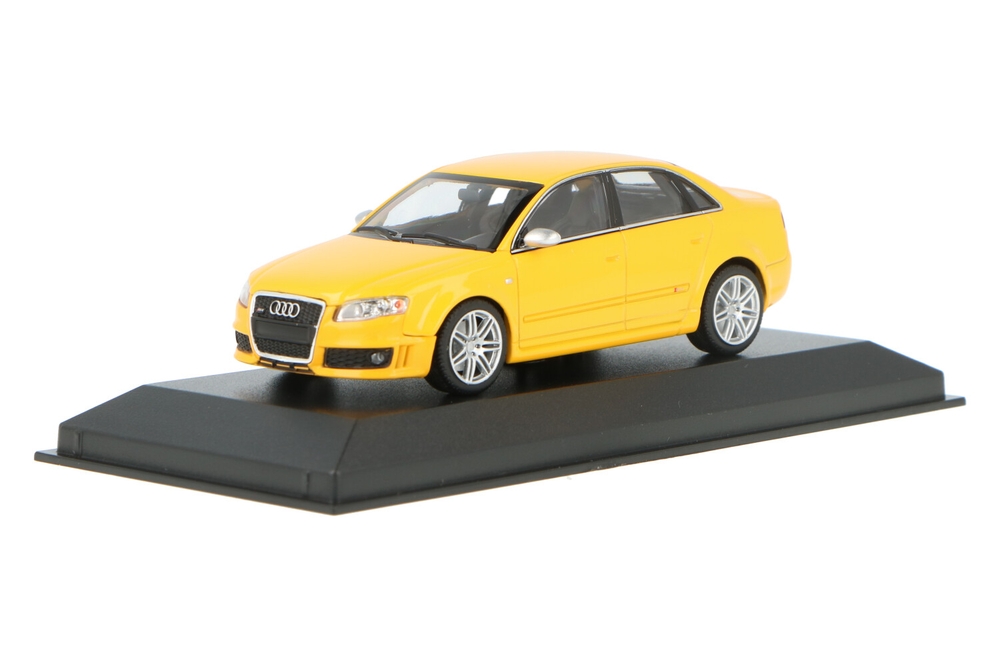 アウディ別注RS4 1/43 Audi RS4 | House of Modelcars