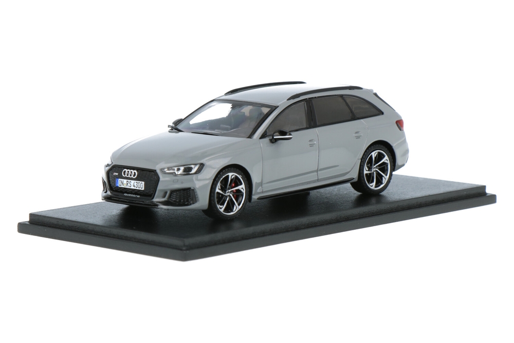 Audi RS4 Avant | House of Modelcars