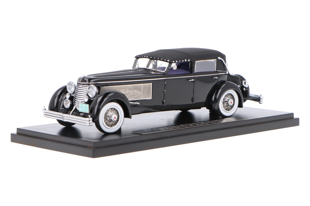 Duesenberg-SJ-Town-Car-Chassis2405-EMUS43004A_13159580015430043Frank PendersDuesenberg-SJ-Town-Car-Chassis2405-EMUS43004A_Houseofmodelcars_.jpg