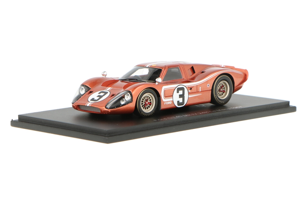 24h Le Mans 1967 Winner Shelby American #1 Ford GT40 MK IV 1:18 Spark – Stone Model