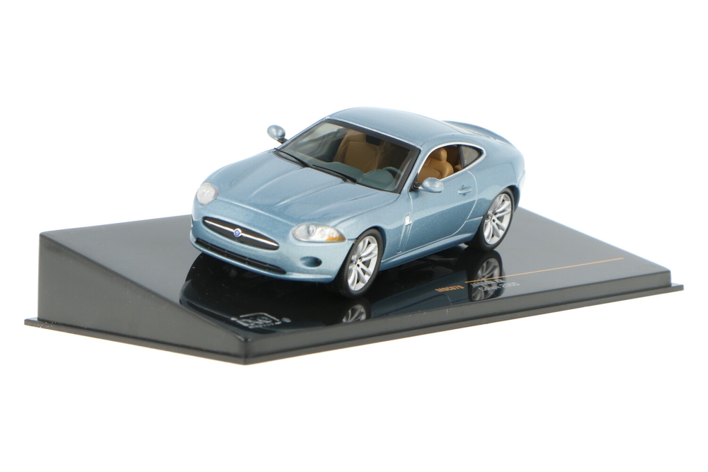 Jaguar-XK-MOC079_13154895102310951Jaguar-XK-MOC079_Houseofmodelcars_.jpg