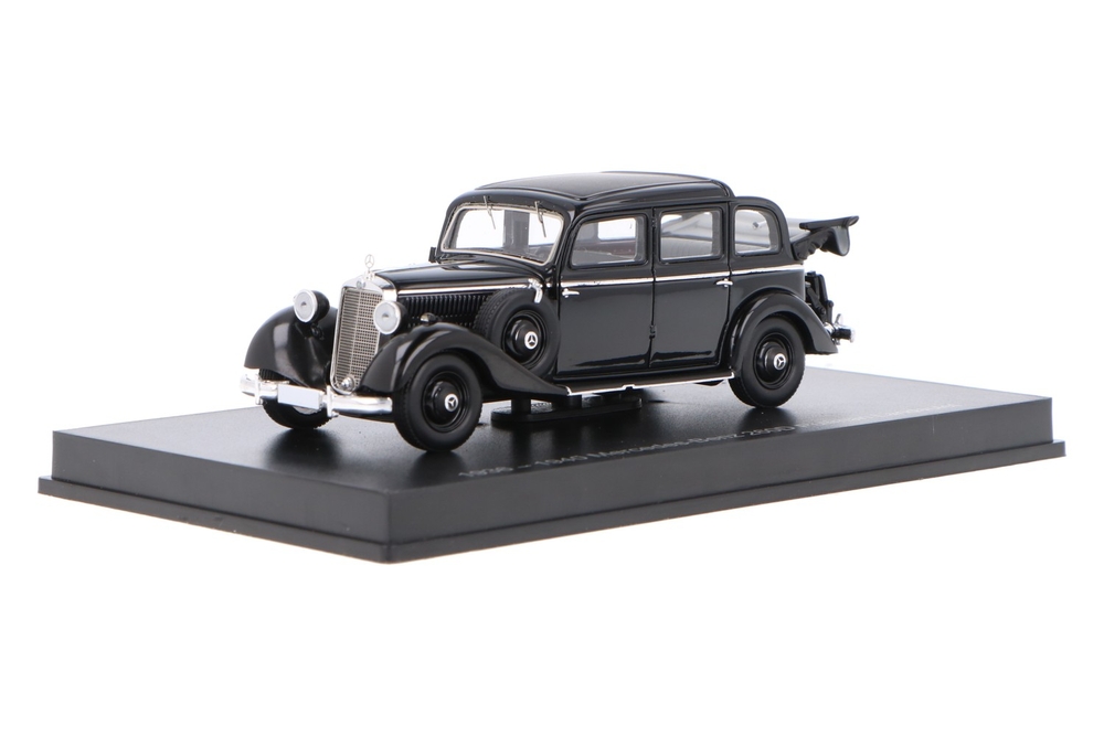 Mercedes-Benz-260D-EMGEMB43001C_13159580015700160Frank PendersMercedes-Benz-260D-EMGEMB43001C_Houseofmodelcars_.jpg