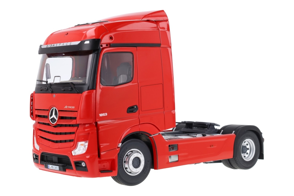 Mercedes-Benz-Actros-S2400201_13153663506023132Frank PendersMercedes-Benz-Actros-S2400201_Houseofmodelcars_.jpg