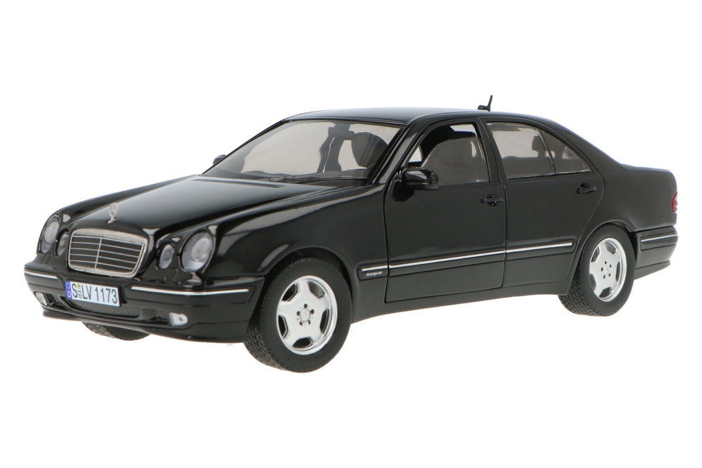 Mercedes-Benz E320 | House of Modelcars