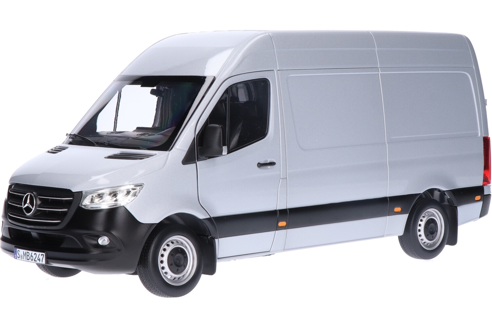2 camionnettes Mercedes Sprinter - N