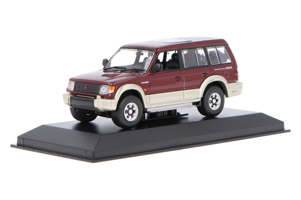 Mitsubishi-Pajero-940163470_13154012138769236Frank PendersMitsubishi-Pajero-940163470_Houseofmodelcars_.jpg