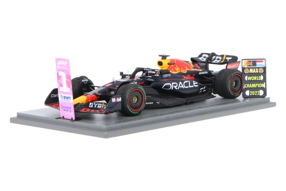 Oracle-RedBull-Racing-RB18-World-Champion-Max-Verstappen-S8551_13159580006985514Frank PendersOracle-RedBull-Racing-RB18-World-Champion-Max-Verstappen-S8551_Houseofmodelcars_.jpg