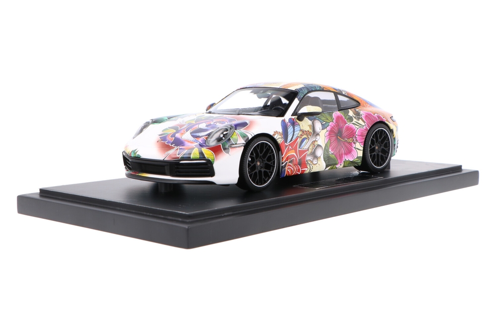 新品 フィルム未開封】Porsche 911 Carrera 4S ミニカー 2020 Porsche