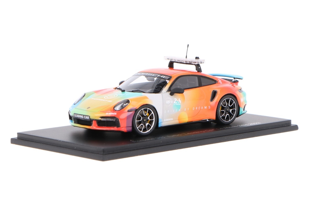 Porsche-911-Turbo-Leading-Car-24H-LeMans-S8773_13159580006987730Frank PendersPorsche-911-Turbo-Leading-Car-24H-LeMans-S8773_Houseofmodelcars_.jpg