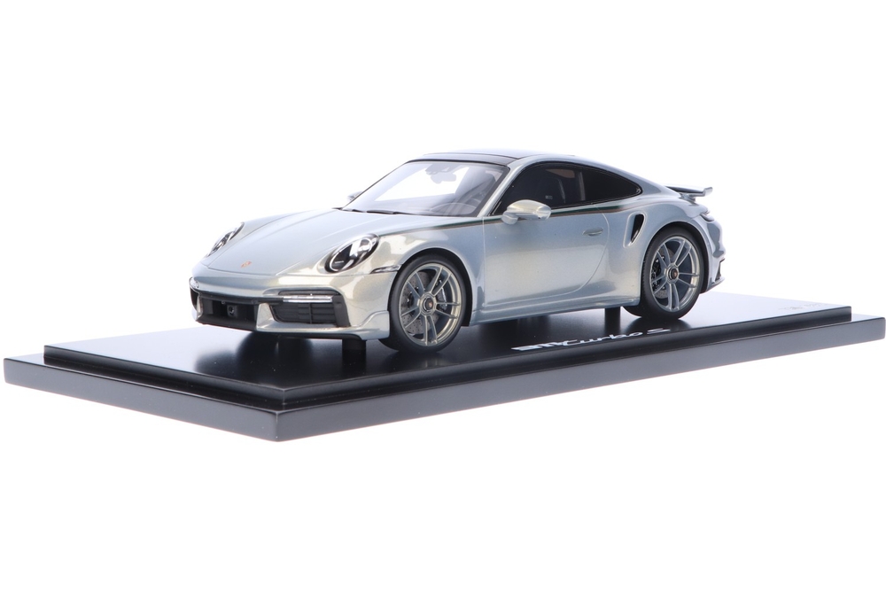 Porsche-911-Turbo-S-WAP0219100RTSS_1315WAP0219100RTSSPorsche-911-Turbo-S-WAP0219100RTSS_Houseofmodelcars_.jpg