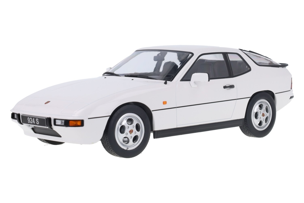 Porsche 924 S White | House of Modelcars