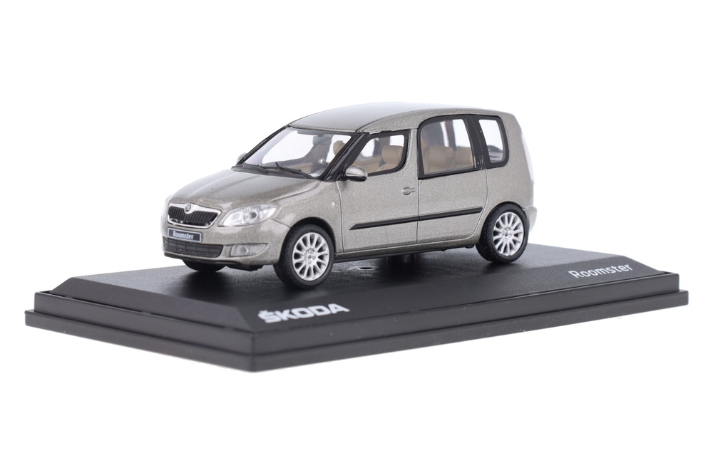 Skoda-Roomster-ABR143AB-025YB_1315190330Frank PendersSkoda-Roomster-ABR143AB-025YB_Houseofmodelcars_.jpg