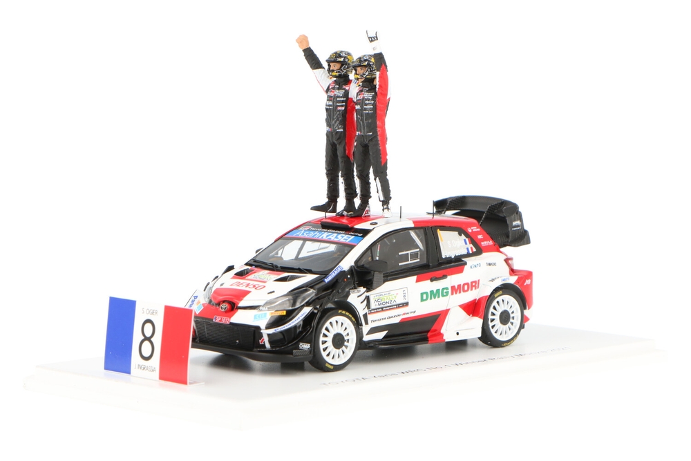 【尾張小牧店】 中古 1/43 TOYOTA Yaris WRC No.1 Winner Rally Monza 2021 WRC Manufacturer Champions 2021（With figurines and flags）【727】 TOYOTA Yaris WRC No.1 Winner Rally Monza 2021 WRC Champions