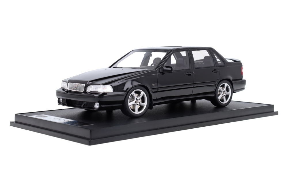 Volvo-S70R-RM-0014_13157445902895867Frank PendersVolvo-S70R-RM-0014_Houseofmodelcars_.jpg