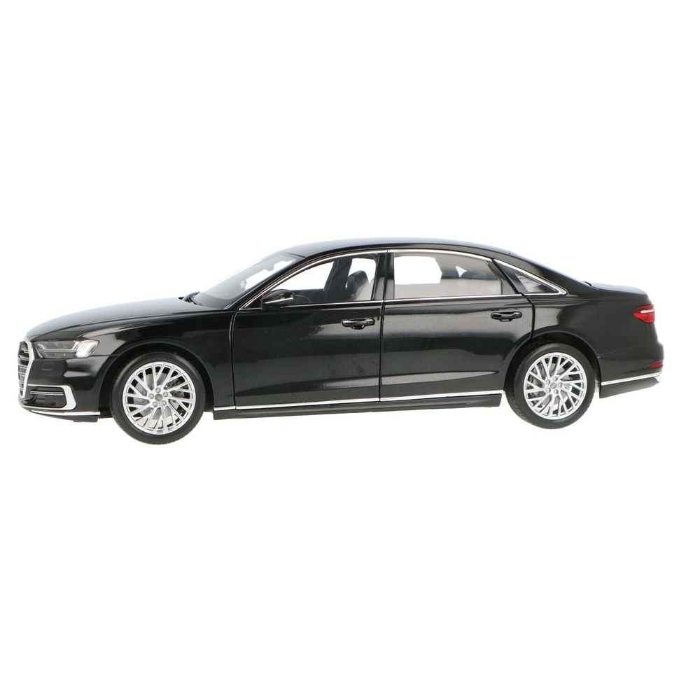 Audi A8 L Myth Black 1:43 ミニカー World premiere for the new Audi A8 in 1:43 scale
