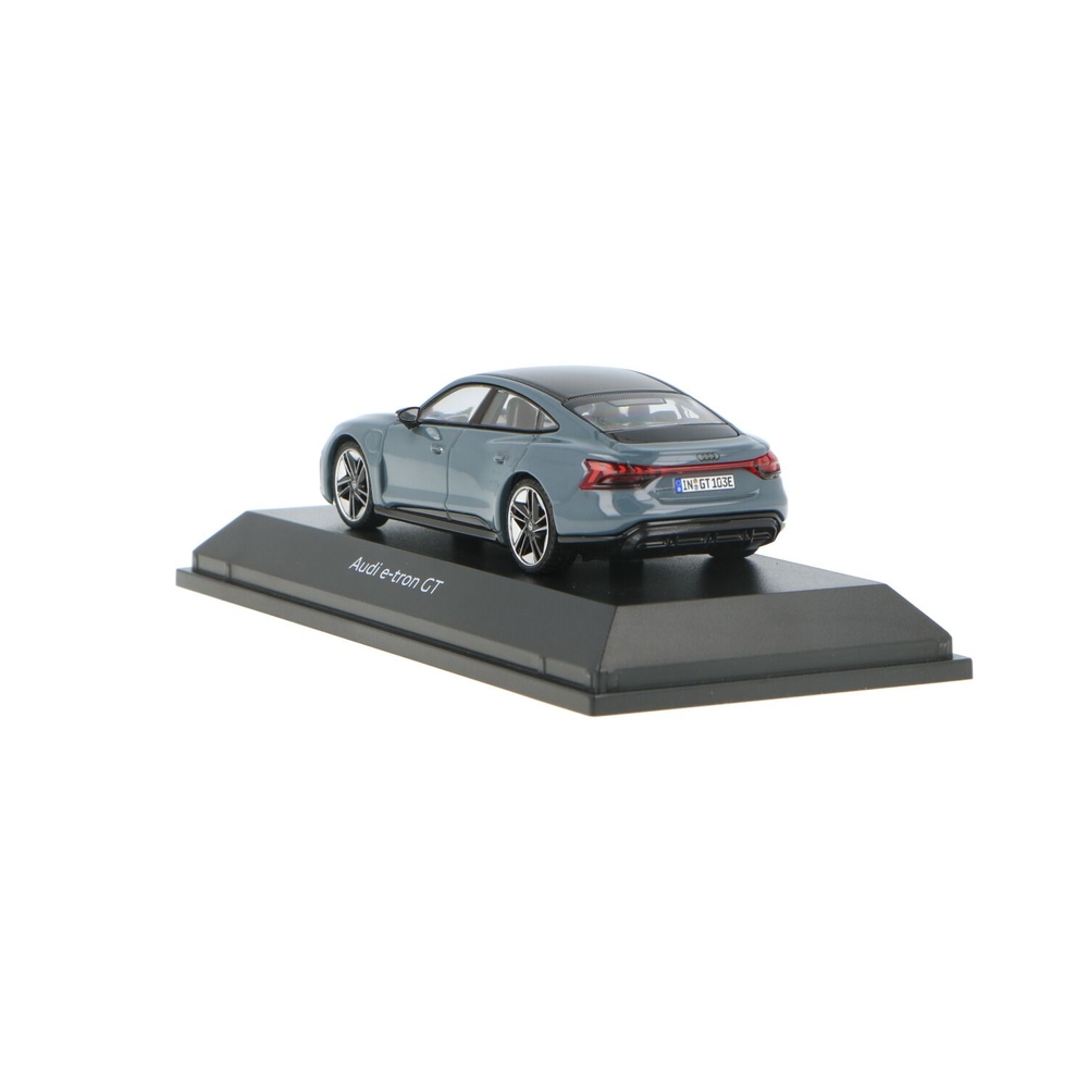 audi4903221.jpg