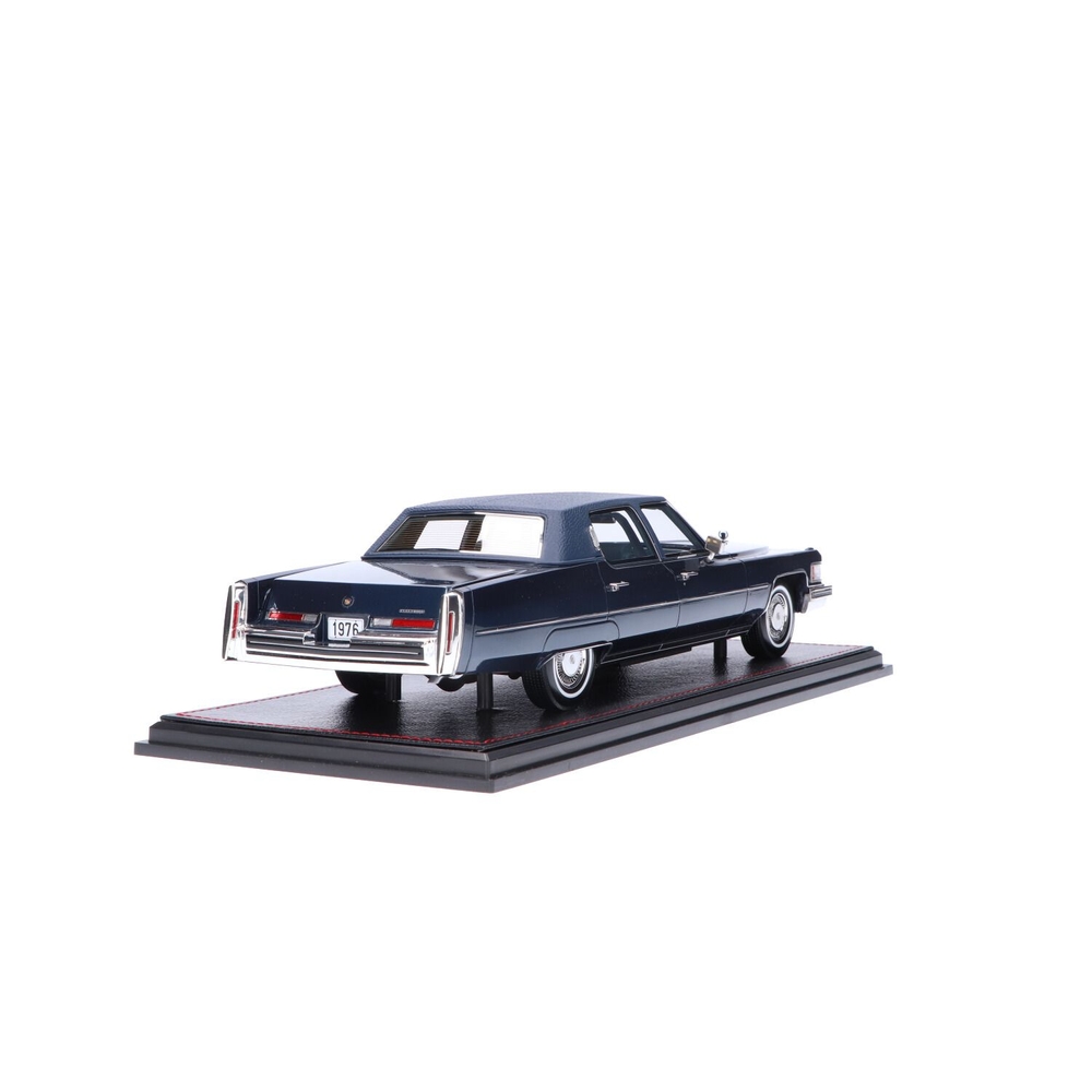 ミニカー StampModels Cadillac Fleetwood Brougham Stamp Models Stamp Cadillac Fleetwood Brougham Czarny - Ceny i