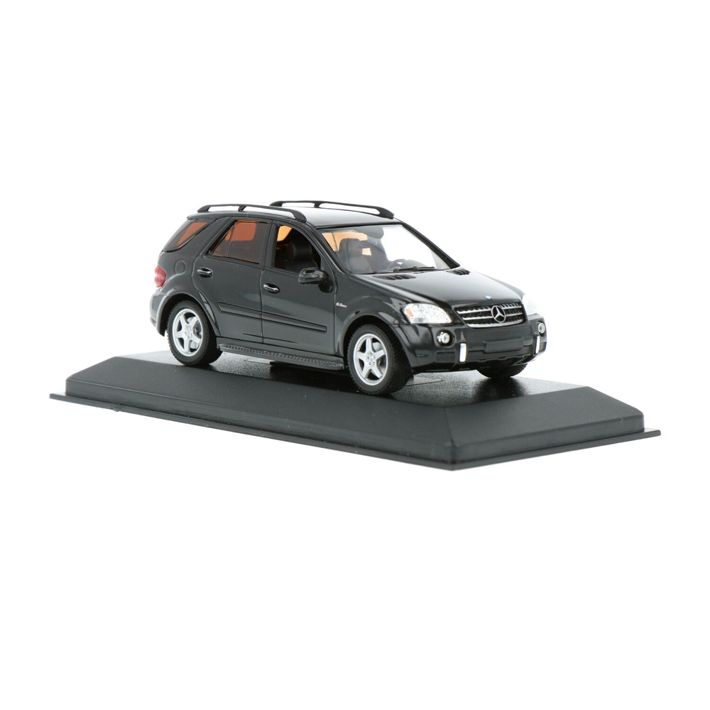 ミニカー MINICHAMPS Mercedes-Benz ML63 AMG 1/43 mercedes-benz-ml63-amg3149008.jpg