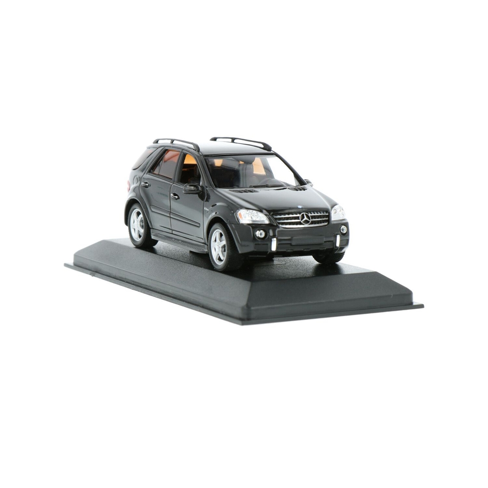 ミニカー MINICHAMPS Mercedes-Benz ML63 AMG 1/43 mercedes-benz-ml63-amg3149009.jpg