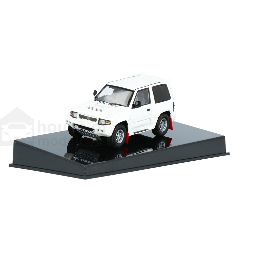 MITSUBISHI PAJERO AUTOart 1/43 ホワイト Mitsubishi Pajero EVO | House of Modelcars