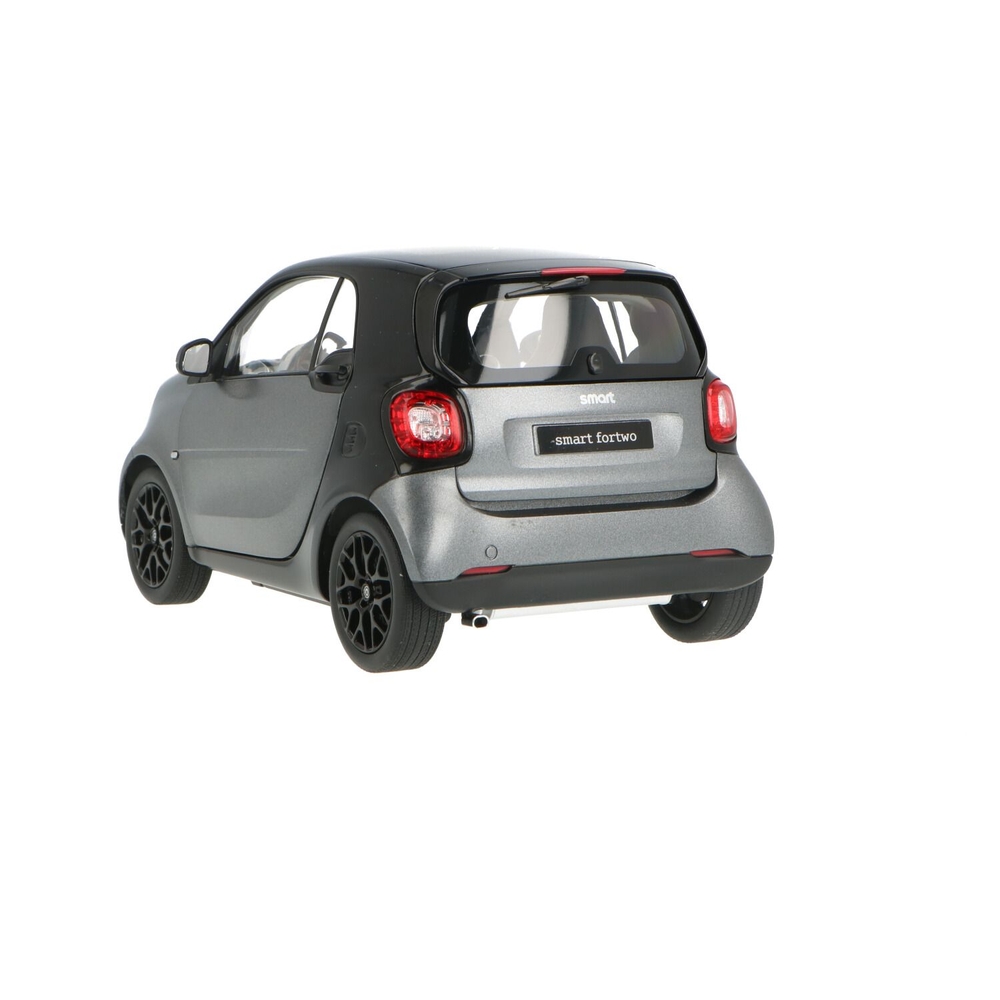 smart fortwo coupé ミニカー1/18 ボディーパネル交換可能 MAISTO 0004830 Scale 1/18 | SMART FORTWO COUPE WITH BODY