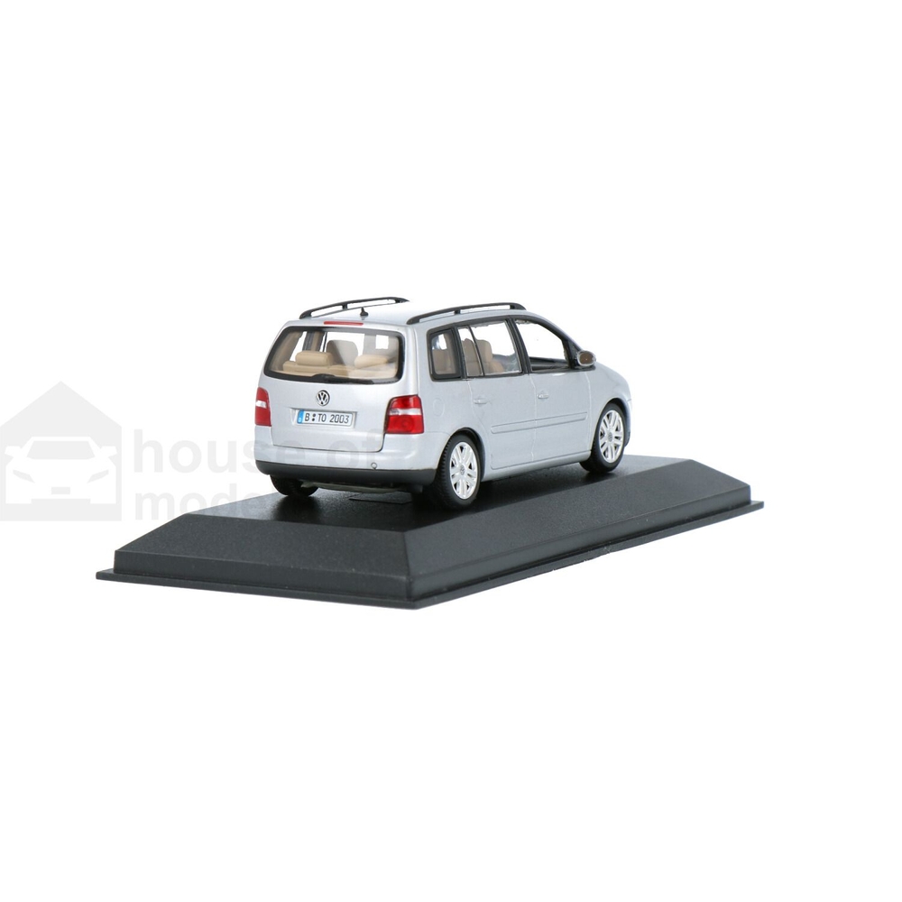 VOLKSWAGEN 411 LE 1/43 MINICHAMPS