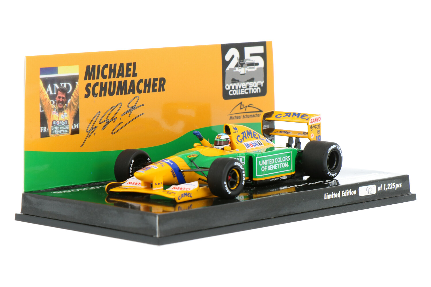 ミニカー MINICHAMPS BENETTON B192 M.SCHUMACHER Minichamps 1:43 M. Schumacher Benetton B192 #19 first Win