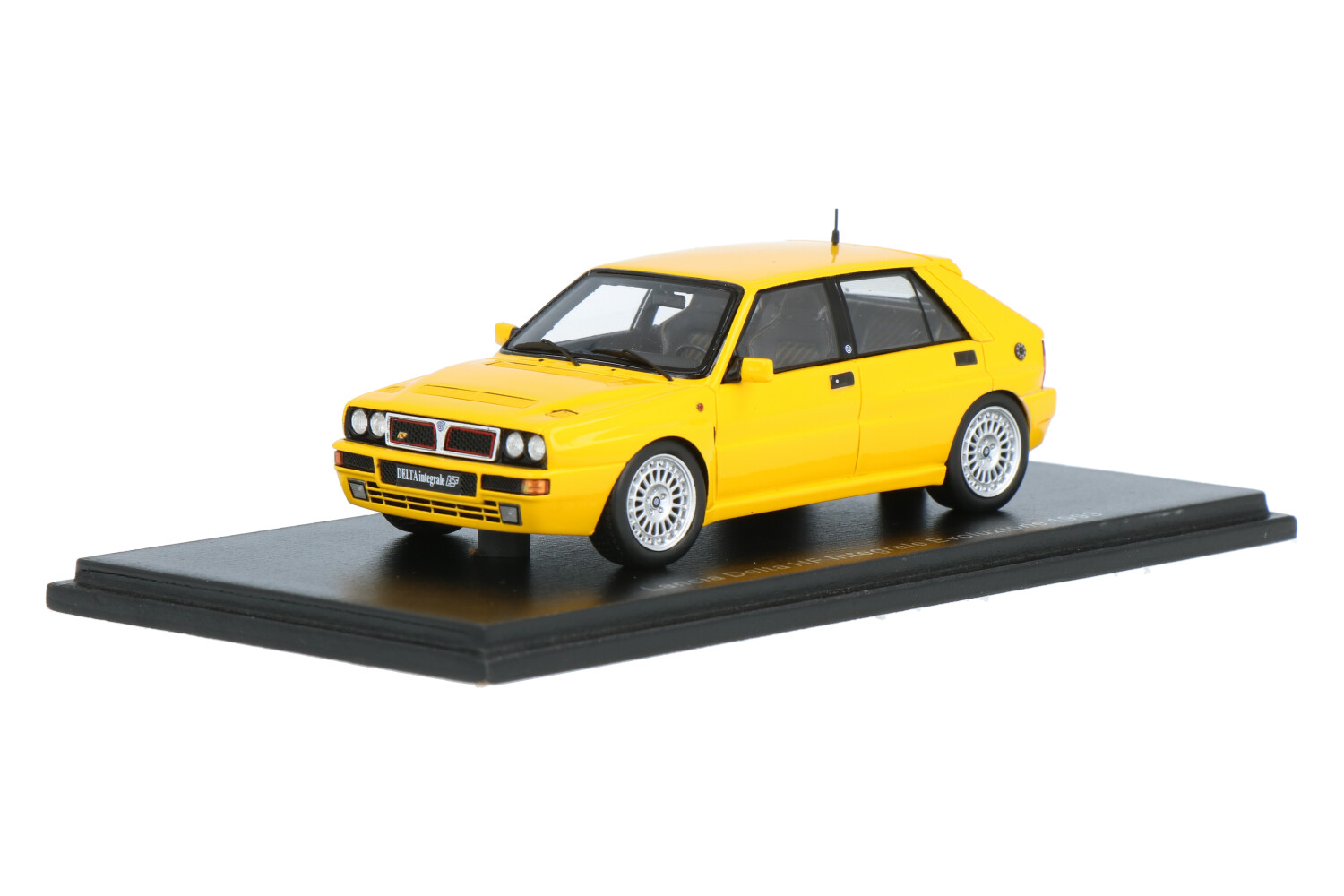 Tamiya Lancia Delta Integrale イエローボディ KYOSHO ORIGINAL 1/18scale Lancia Delta HF Integrale Evo.II 