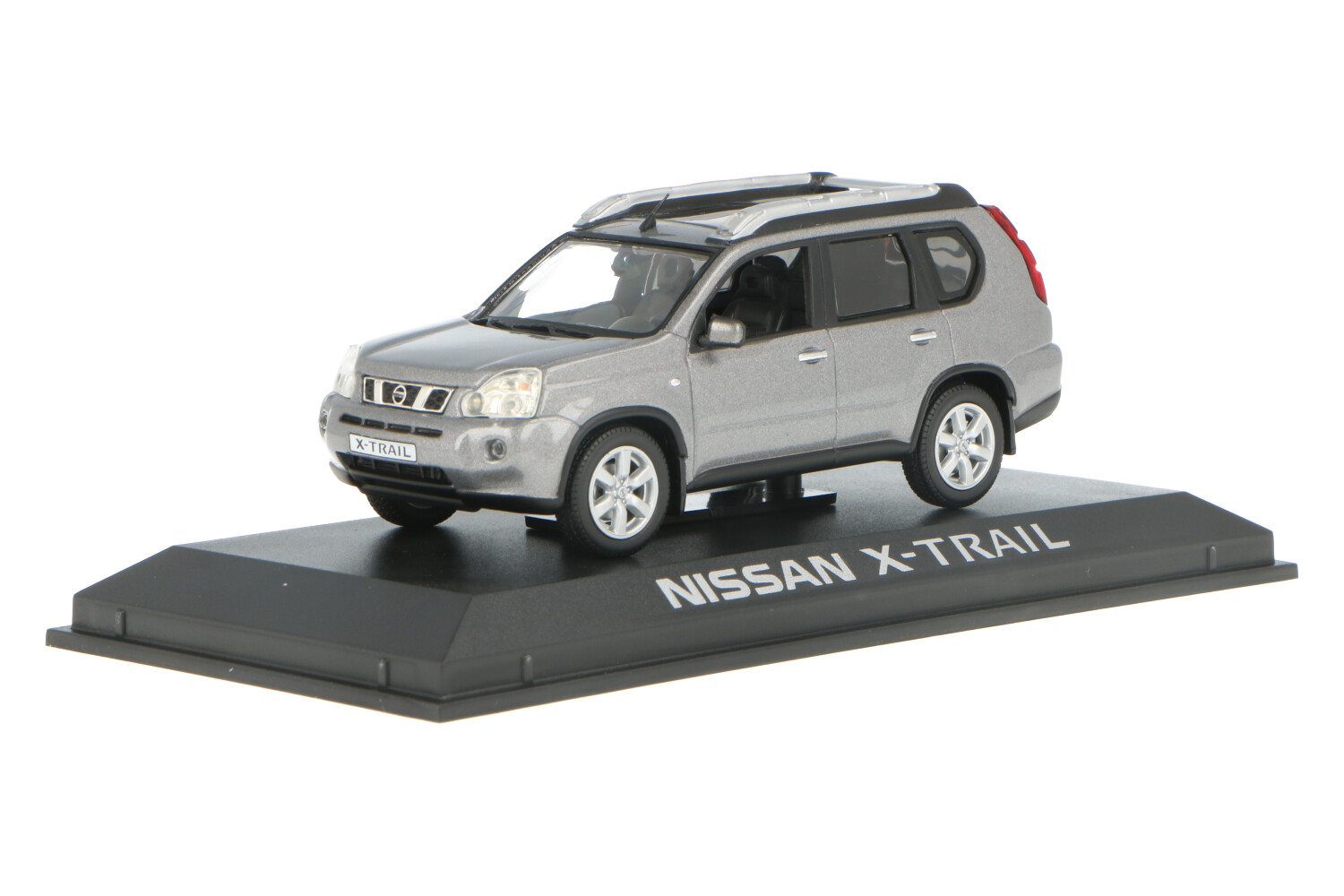 Nissan_X_Trail_420112_13153551