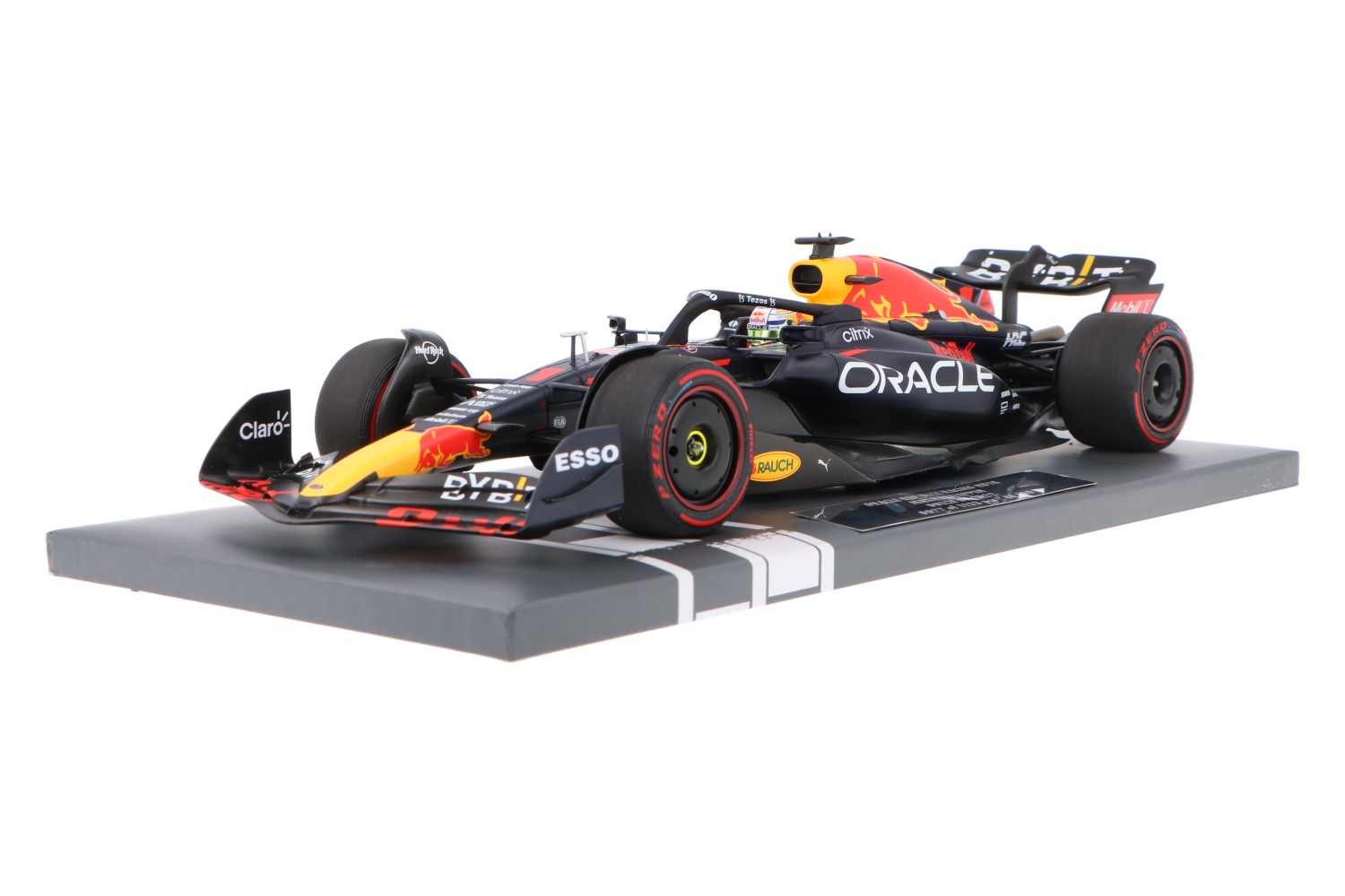 Oracle Red Bull Racing RB18 ミニカー 1/18 Amazon.com: Minichamps 1:18th Red Bull Racing RB18 Max